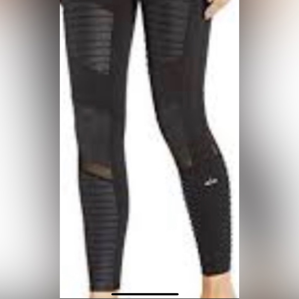 - HP!!!❤️❤️❤️❤️ALO Yoga Moto Black Leggings - Picture 3 of 7